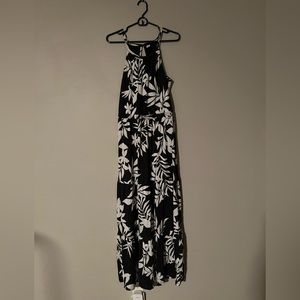 Large Tall Old navy maxi dress. NEVER WORN.